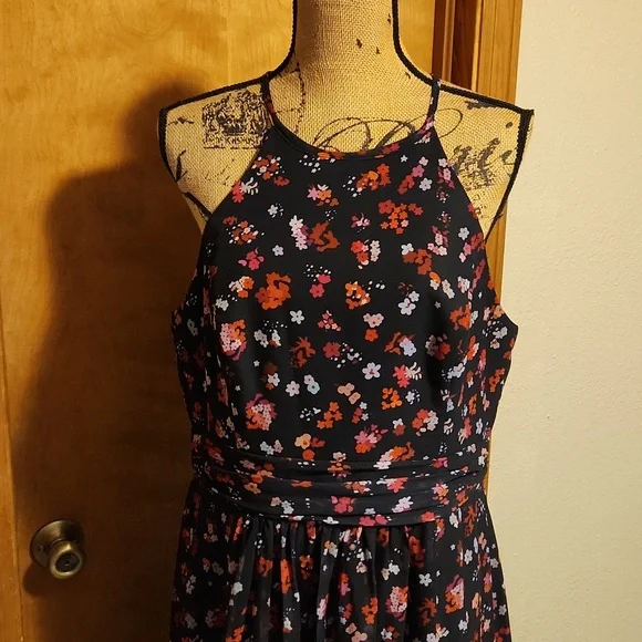 DB Studio, Floral Print Halter A Line Maxi Dress with Slit, Size 14 - Picture 5 of 8